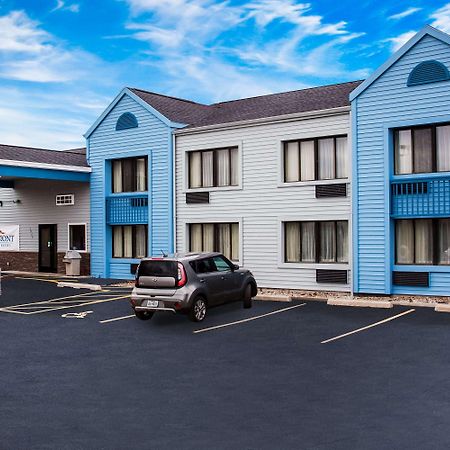 Baymont By Wyndham Appleton Hotel Bagian luar foto